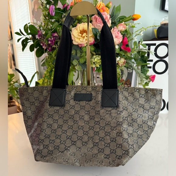 GUCCI Pewter Imprime Monogram Medium Zippered Cloth Shopping Tote - Picture 13 of 14